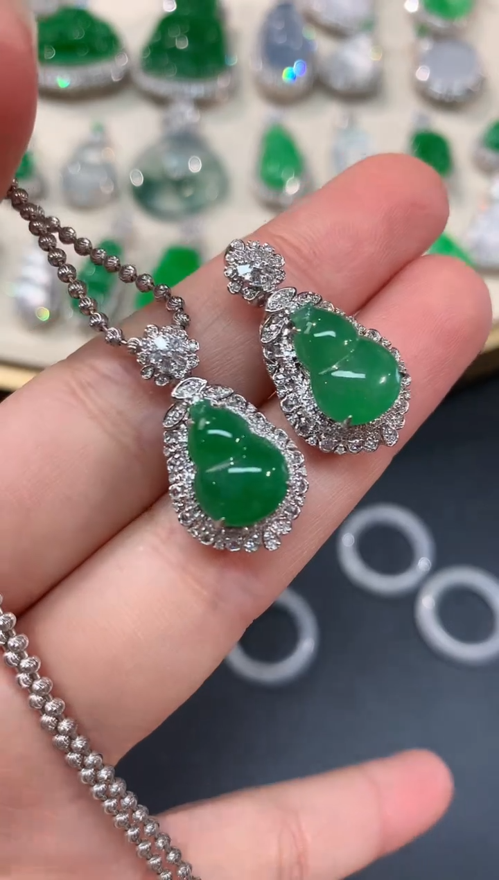 【闪购商品】翡翠吊坠(不含链)18K金镶嵌葫芦A195|多样性发其一9800