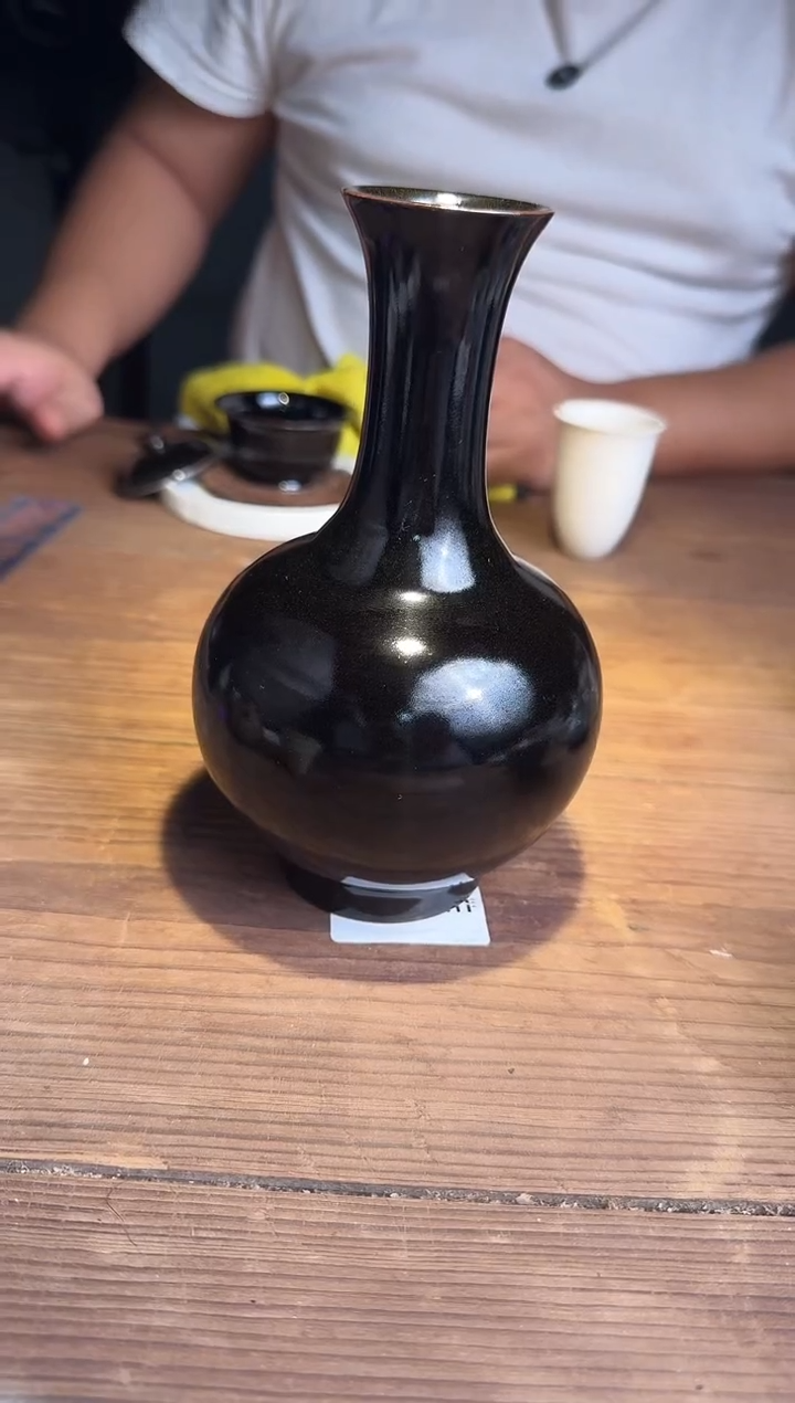 婺州窑龙窑烧制技艺微瑕花瓶