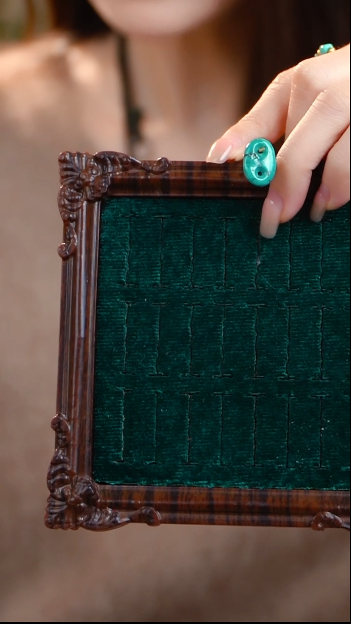 原创设计猪鼻子开门红