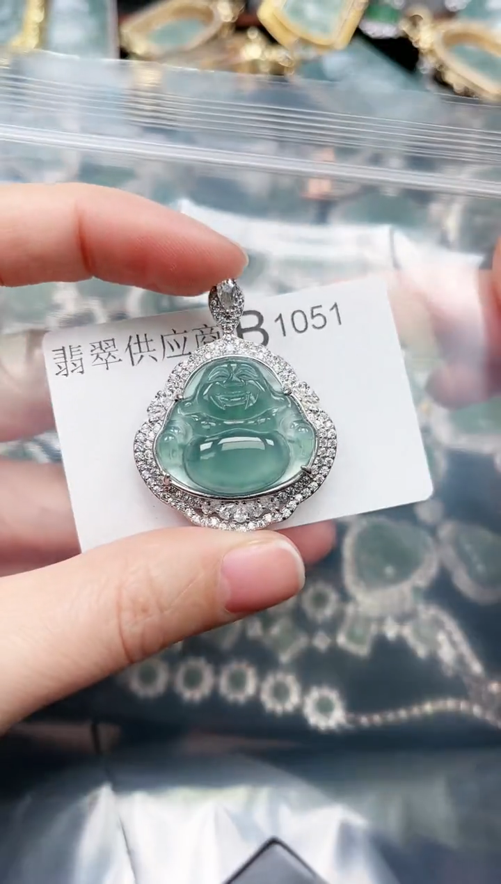 【闪购商品】翡翠颈饰未镶嵌1051赠皮绳