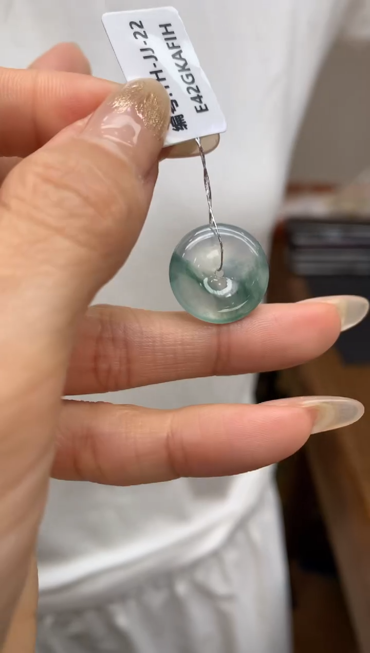 【闪购商品】翡翠颈饰未镶嵌平安扣