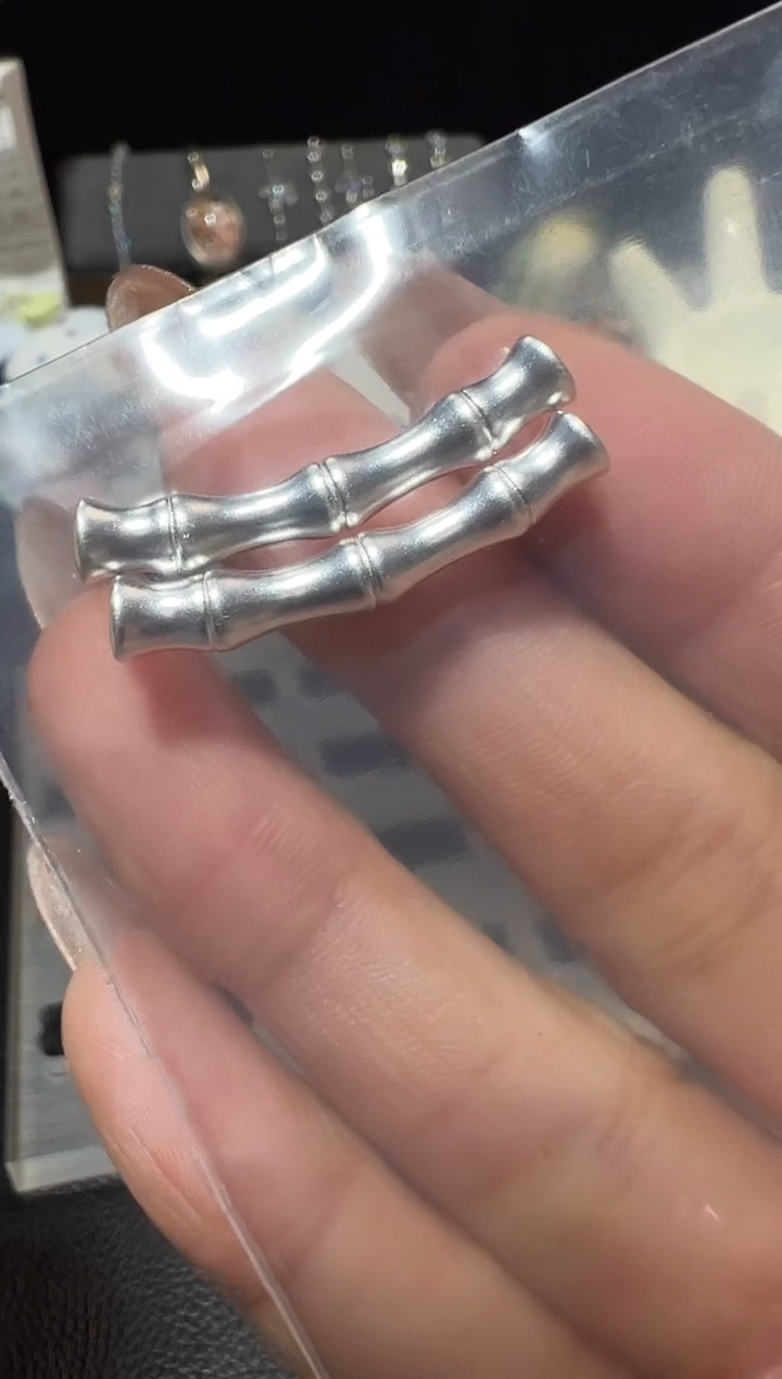 无足银M****?竹节发一