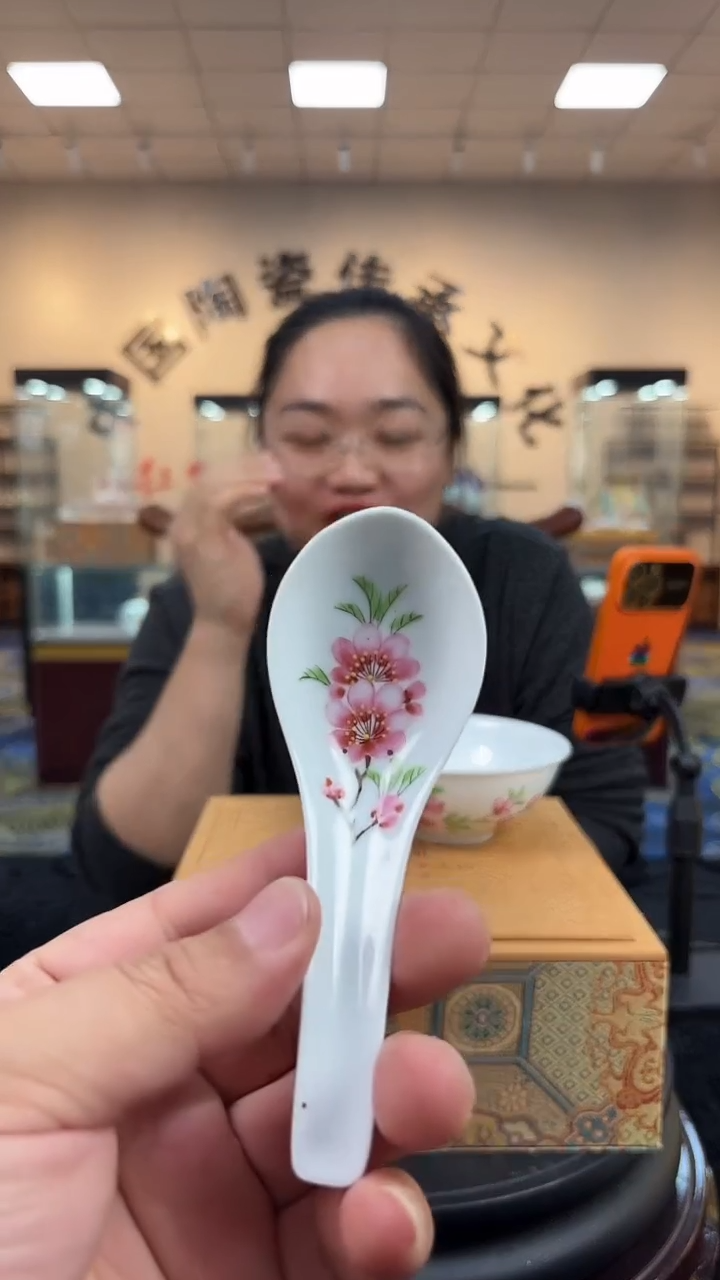 碟瓷水点桃花小勺子