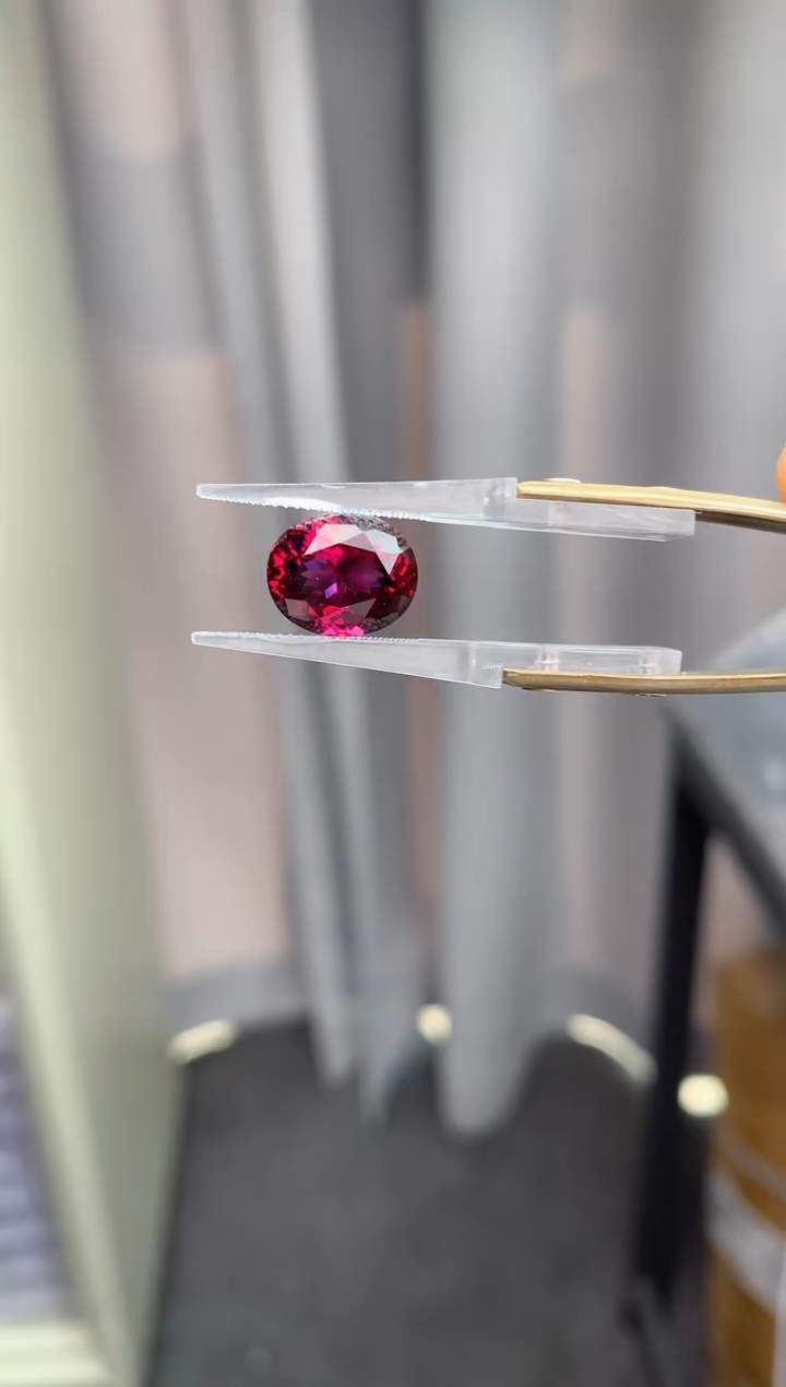 【闪购商品】石榴石裸石未镶嵌6.8ct镁铝榴石