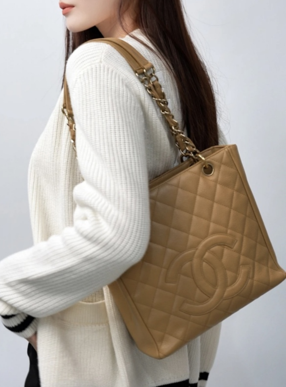 95新 Chanel/香奈儿 奶茶色金扣pst单肩包底长26 8开