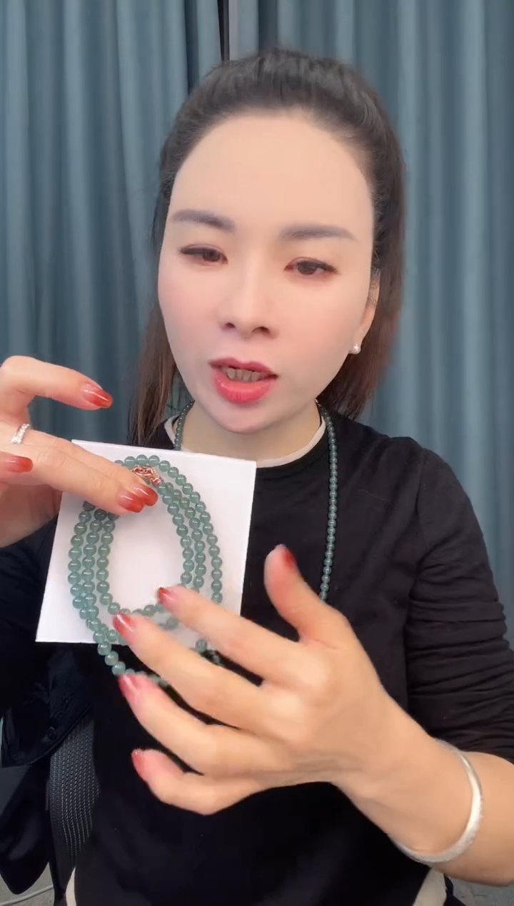 颈饰未镶嵌翡翠珠串