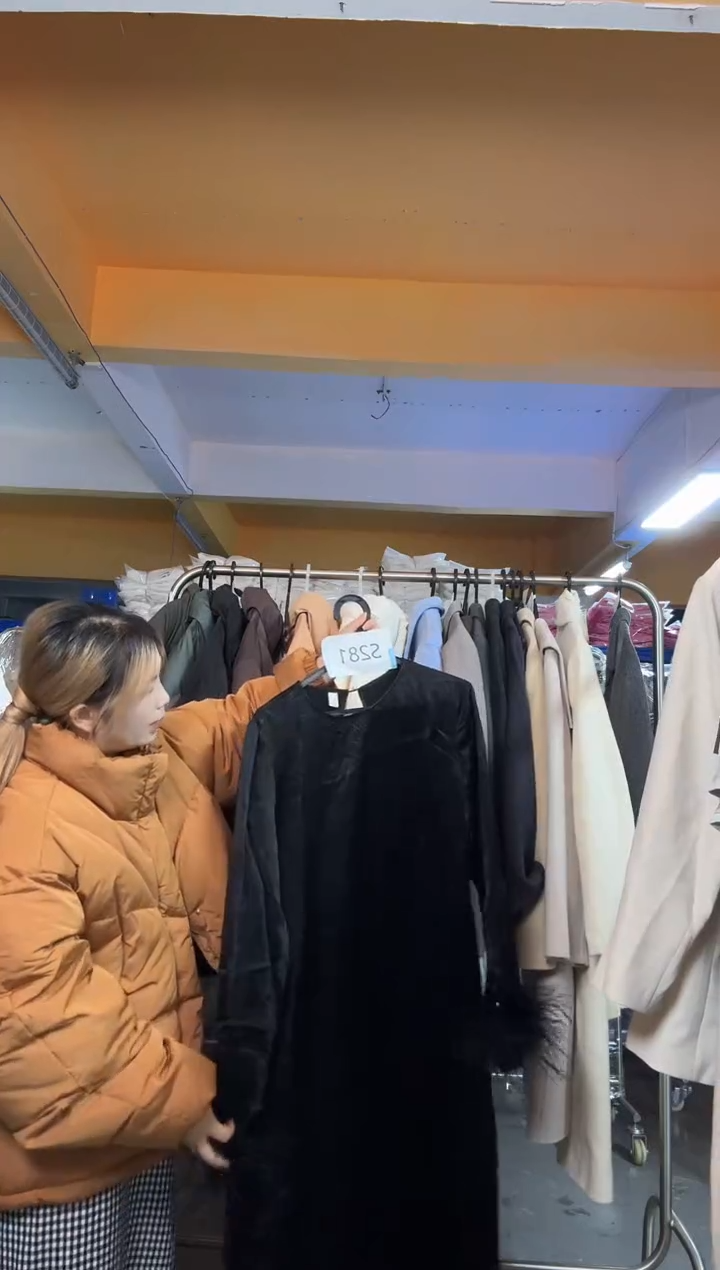 S281黑色连衣裙均码