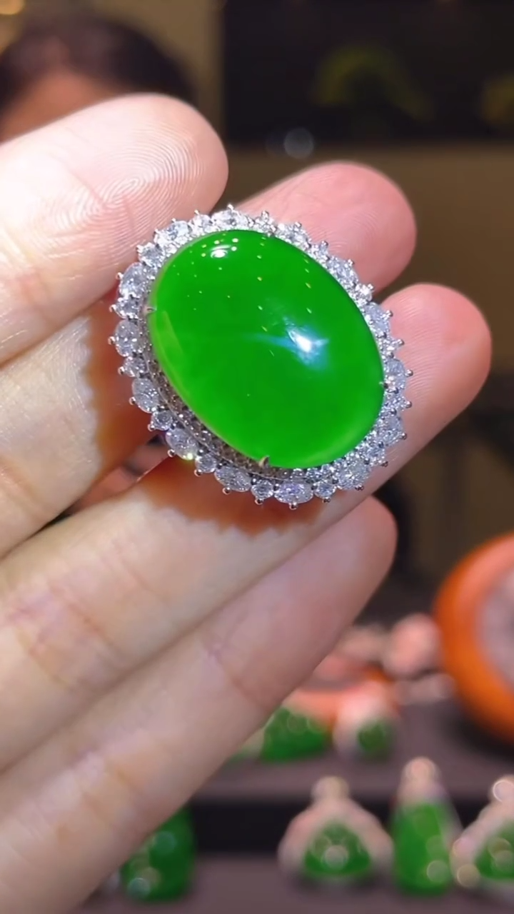 【闪购商品】翡翠颈饰18K金镶嵌天然A货翡翠A1