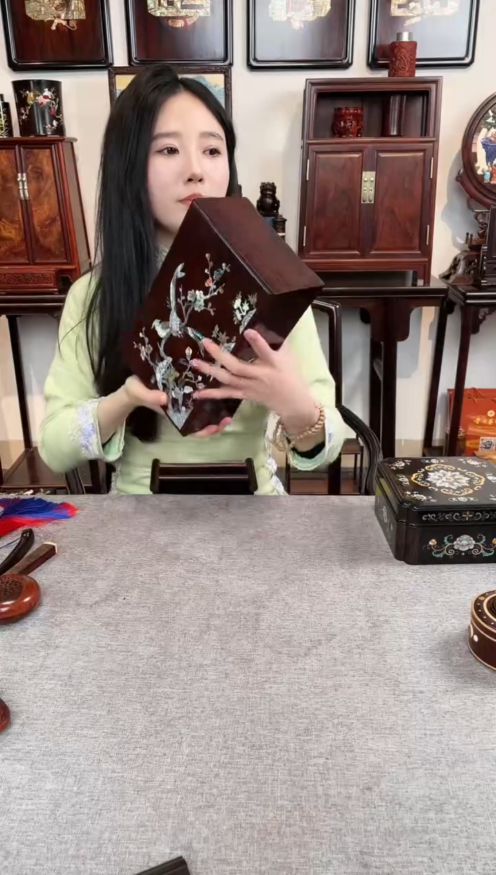 【闪购商品】紫檀木类成套家具首饰盒