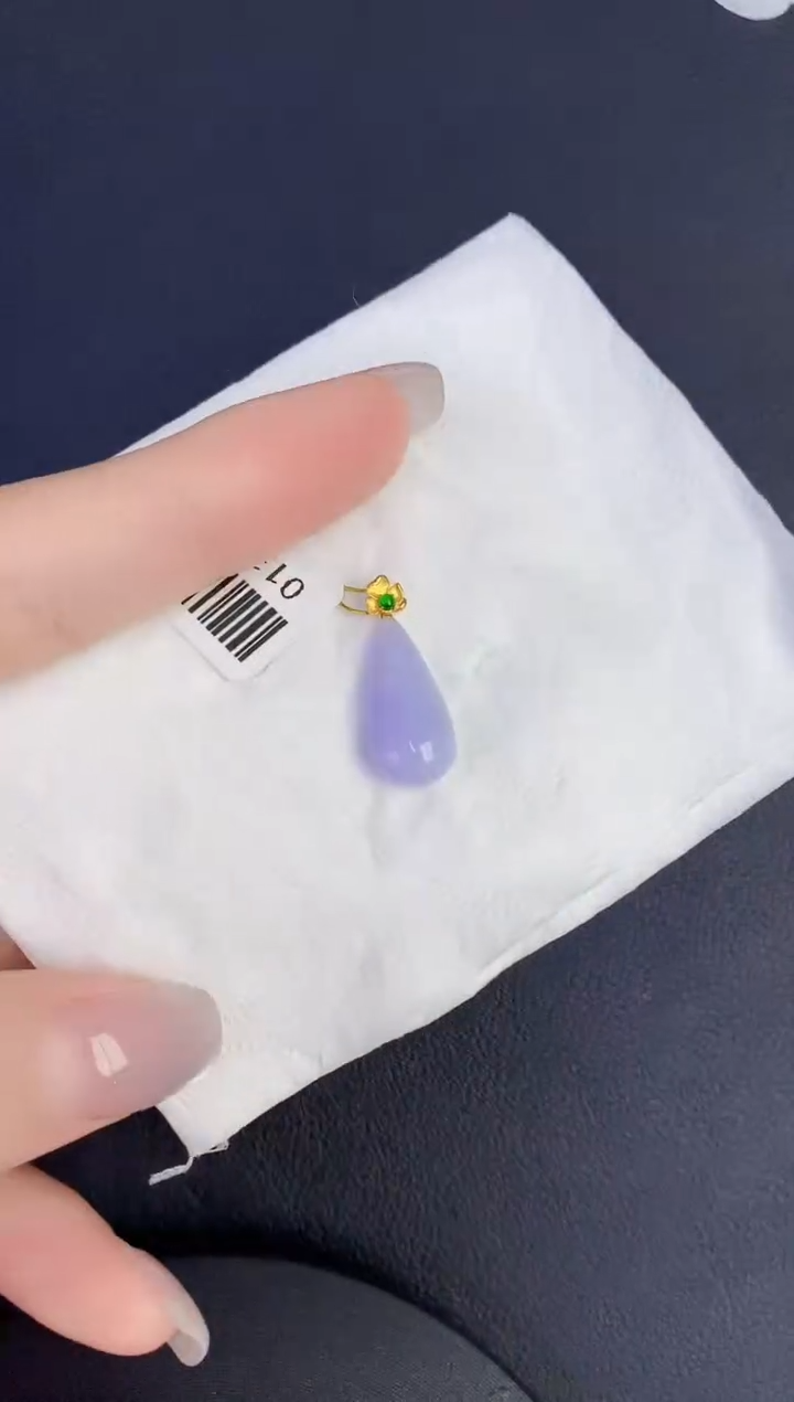 颈饰18K金镶嵌翡翠缅甸天然翡翠A货