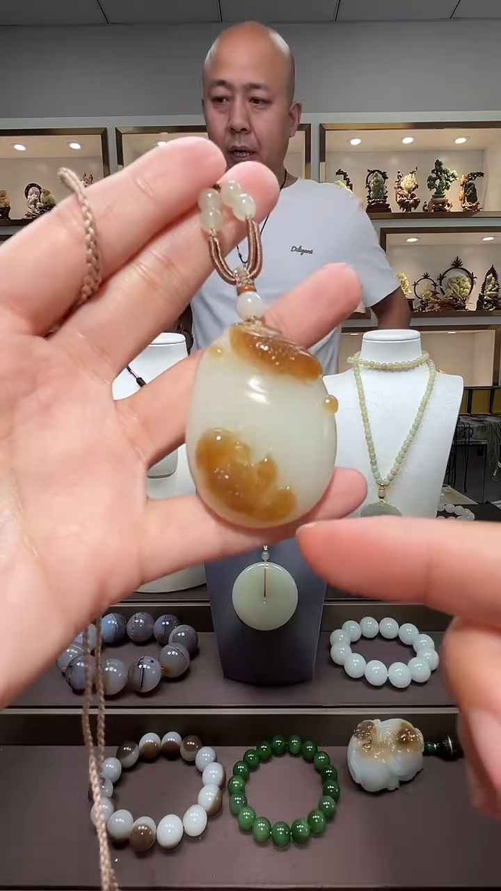 和田玉未镶嵌颈饰苏