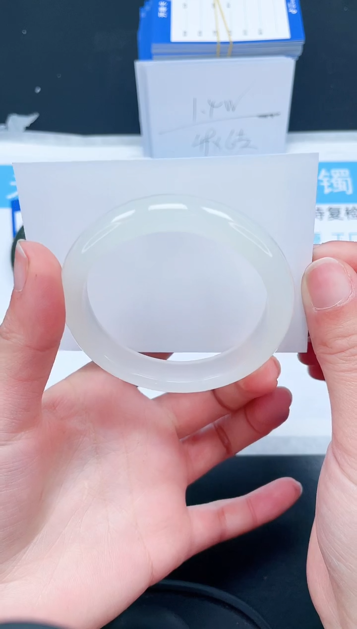 【闪购商品】石英质玉手镯合金202-541