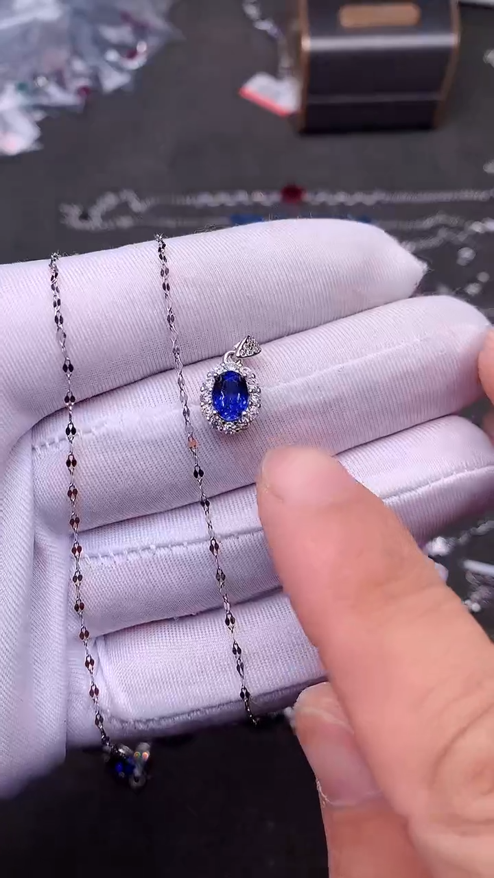 【闪购商品】蓝宝石颈饰银S925镶嵌矢车菊