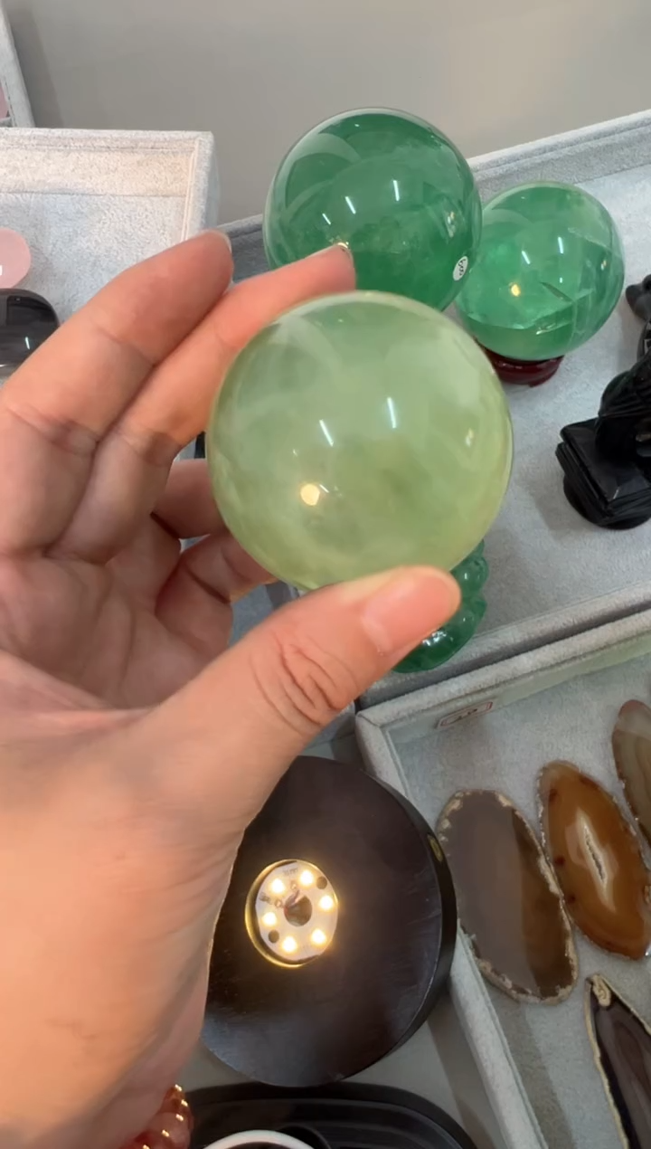 未镶嵌珠宝奇石萤石M226 约5.3cm