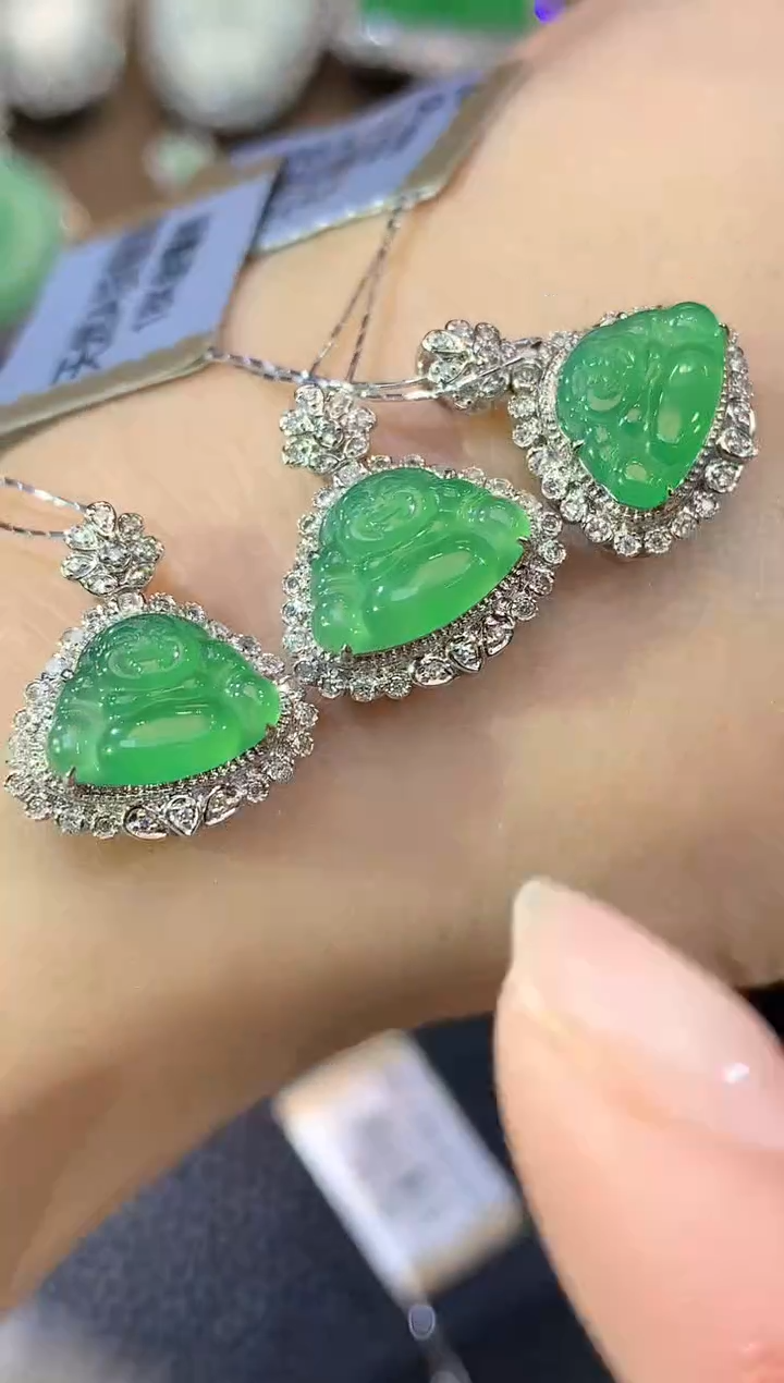 吊坠(不含链)18K金镶嵌翡翠C1 多样性发一件