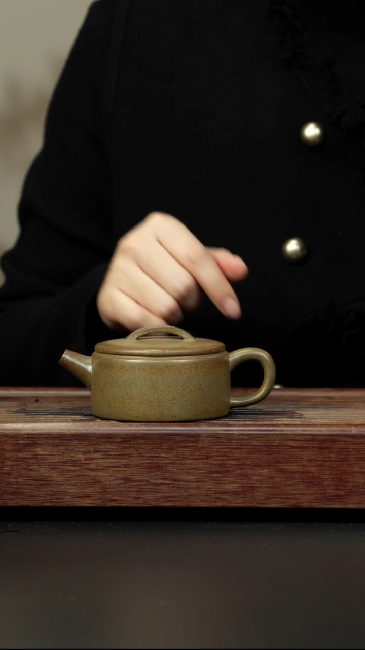 紫砂茶壶蟹壳青柴烧 汉瓦