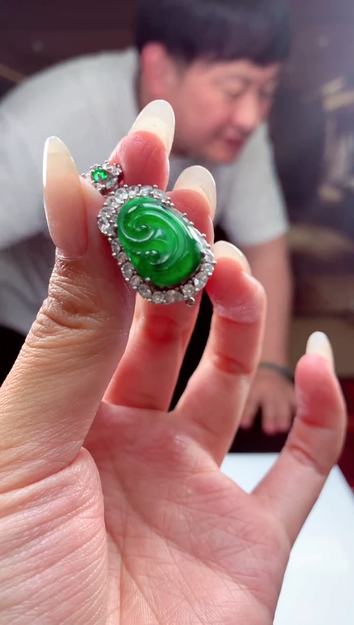 【闪购商品】定制翡翠未镶嵌挂件发货（拍一发一）