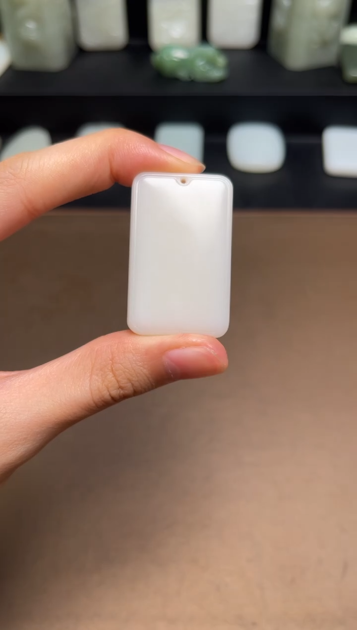 和田玉未镶嵌颈饰18