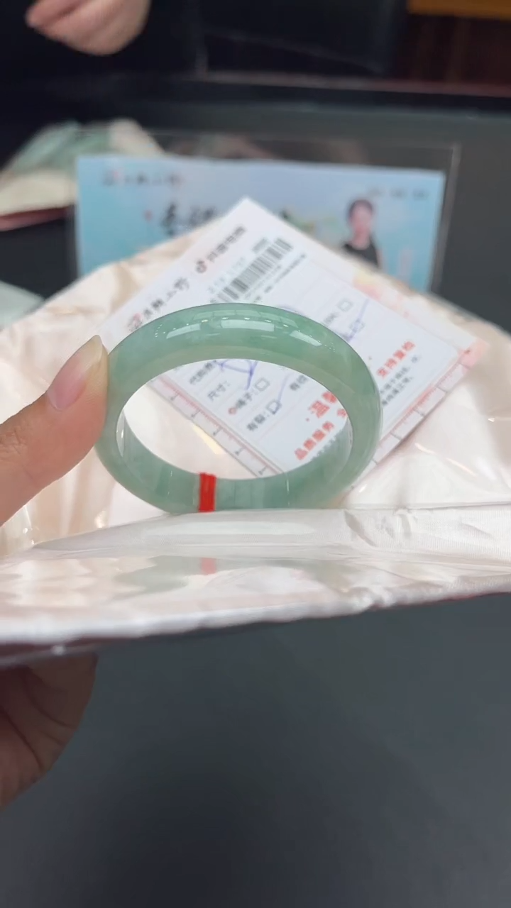 【闪购商品】定制翡翠未镶嵌天然缅甸翡翠手镯238