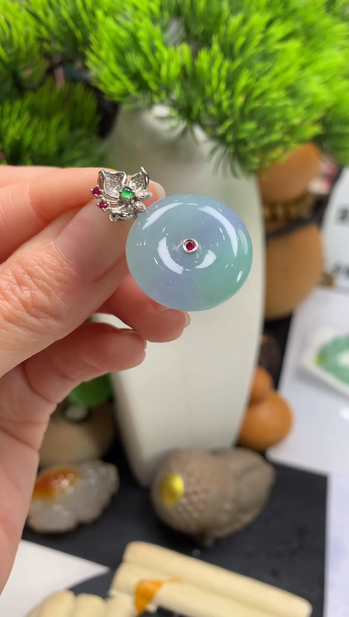 颈饰18K金镶嵌翡翠b***d---120750