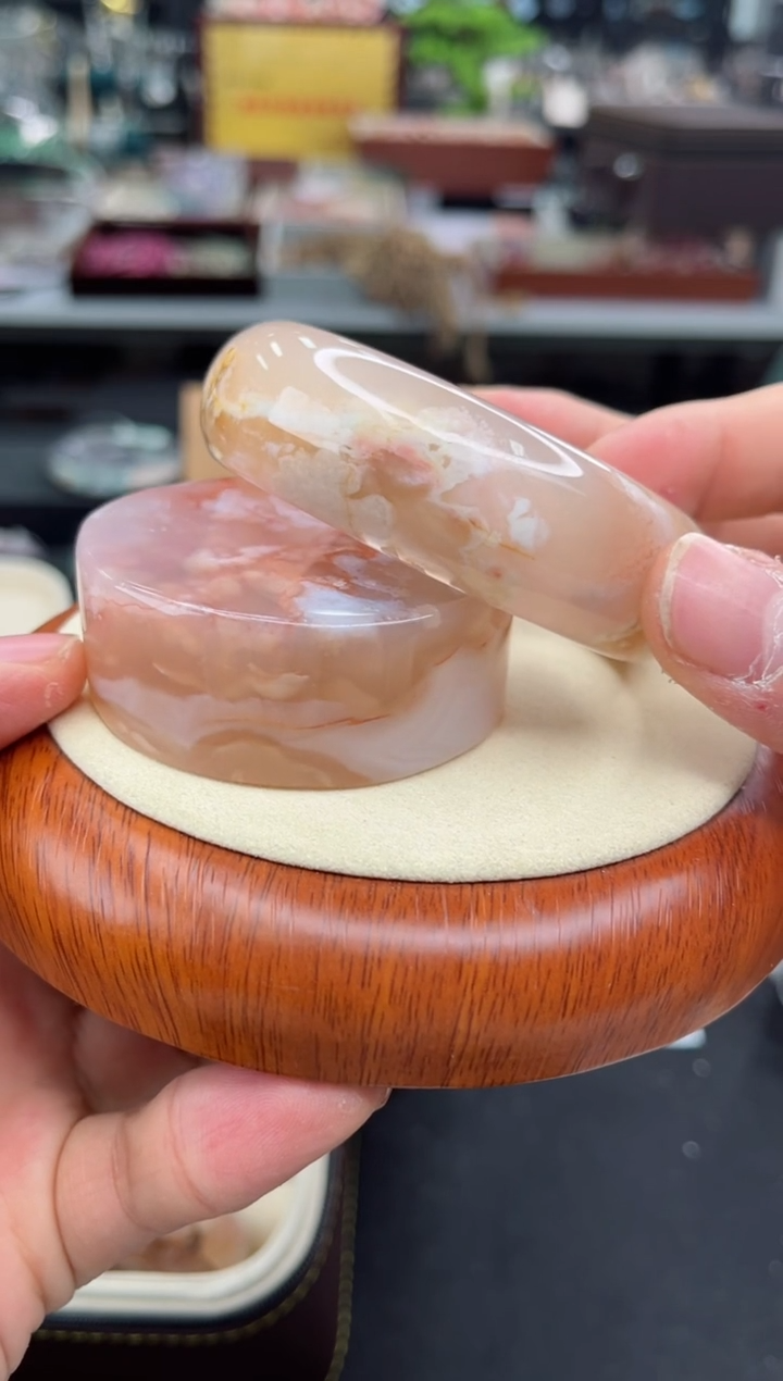 【闪购商品】石英质玉手镯未镶嵌61圈口（赠品镯心）6224205