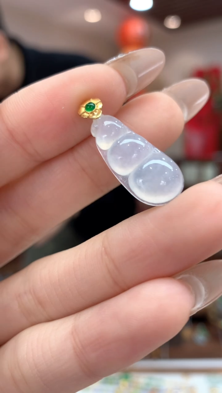 【闪购商品】翡翠吊坠(不含链)18K金镶嵌豆子