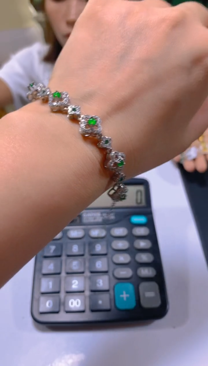 未镶嵌手链翡翠多样性发一