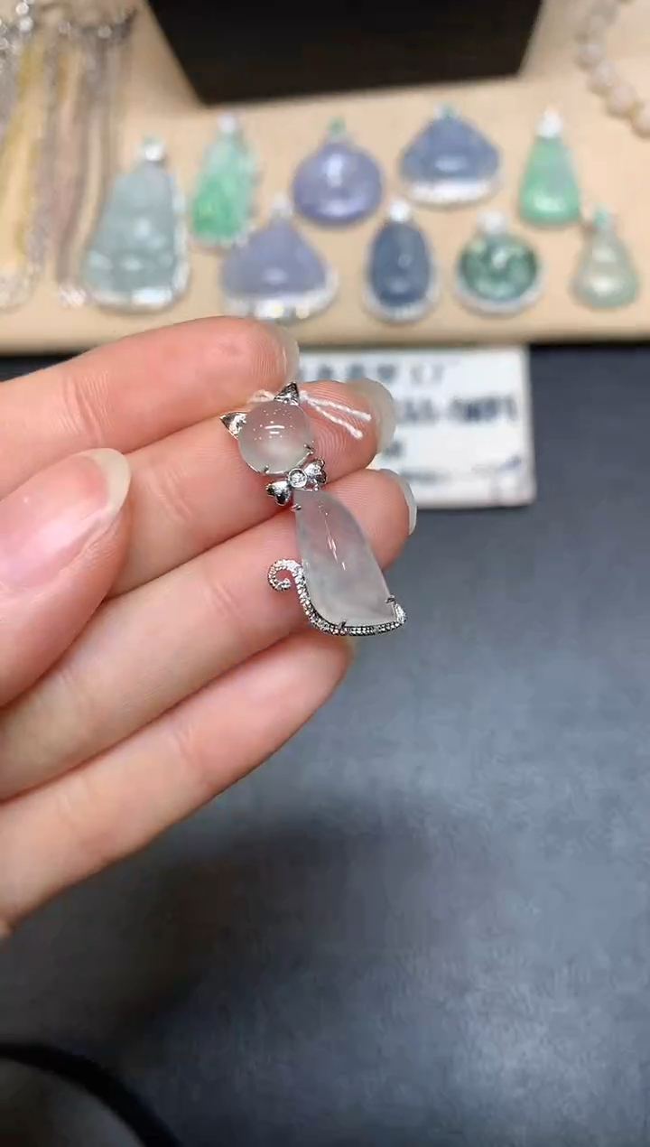 【闪购商品】翡翠颈饰18K金镶嵌随形【无服务费