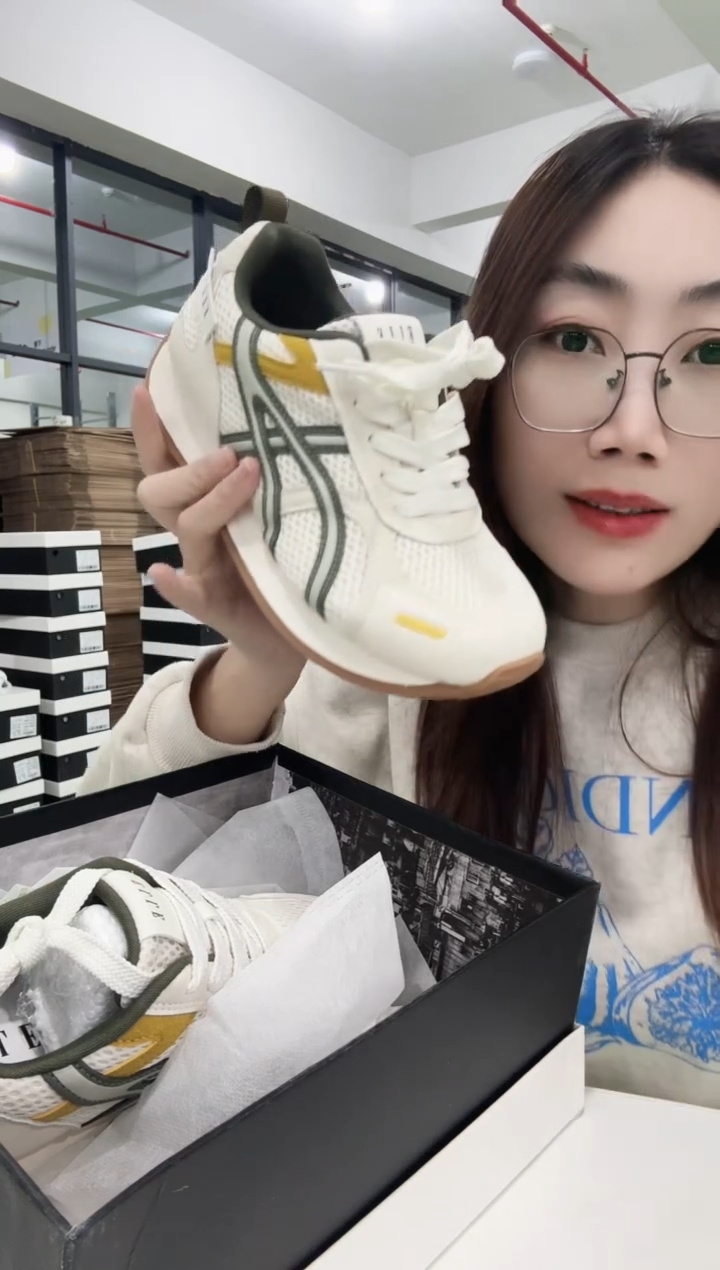 板鞋妮妮严选女鞋38码