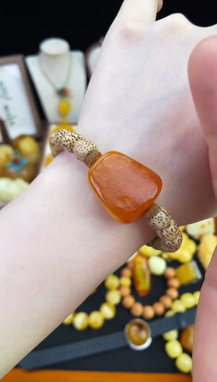 琥珀未镶嵌珠宝奇石柒月