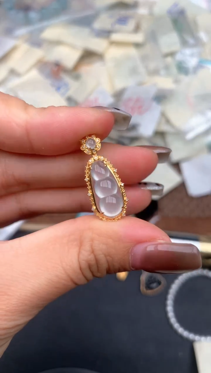 18K金镶嵌挂件翡翠—