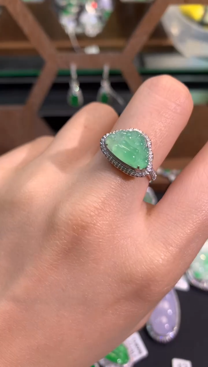 【闪购商品】翡翠吊坠(不含链)18K金镶嵌戒指