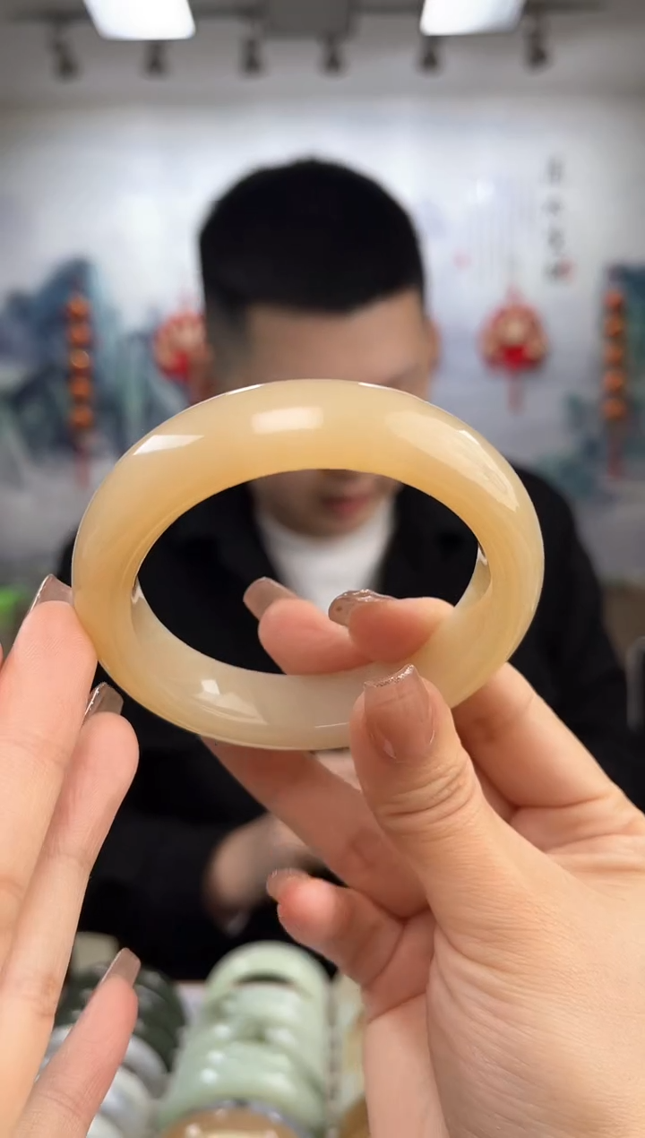 【闪购商品】和田玉手镯未镶嵌58圈口9242