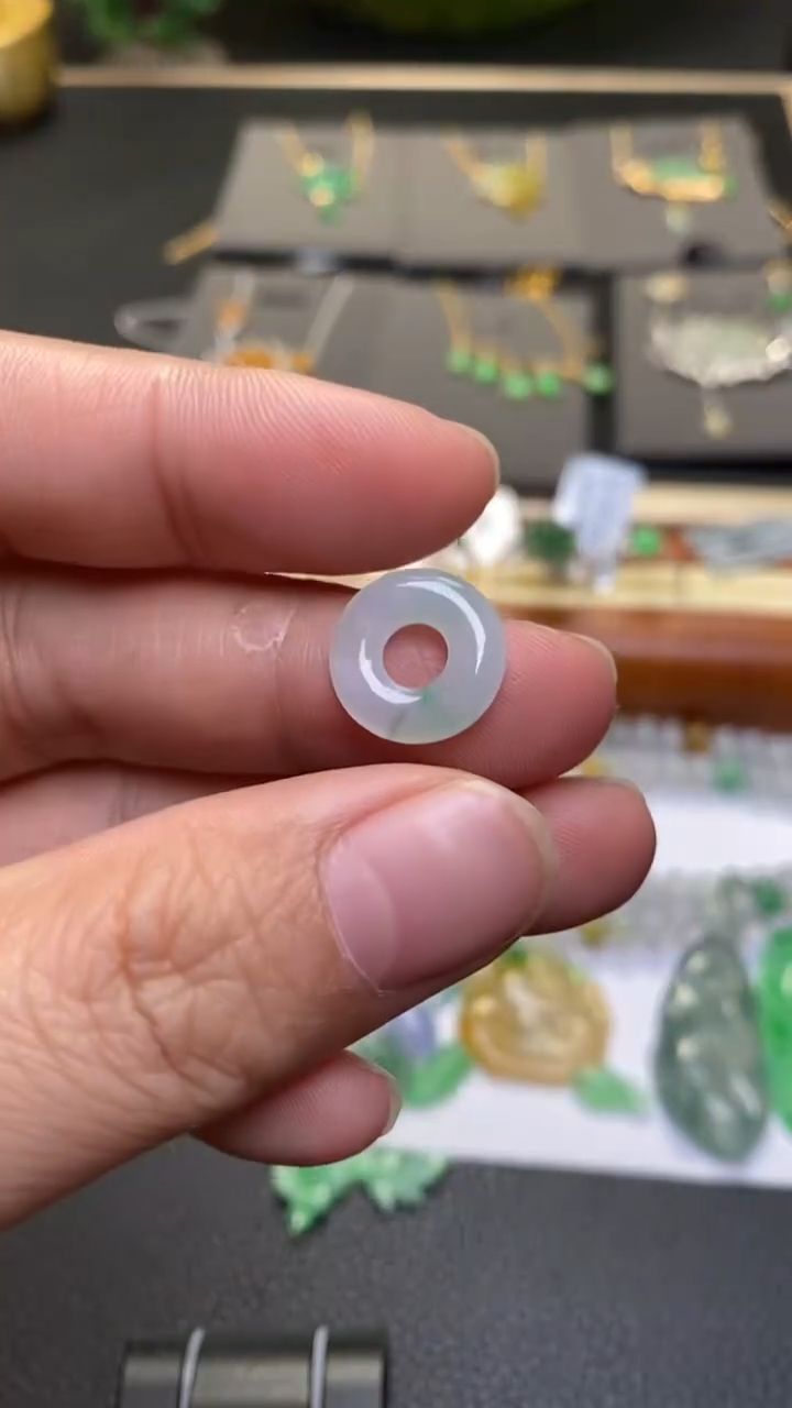 颈饰未镶嵌翡翠离*?净货35144