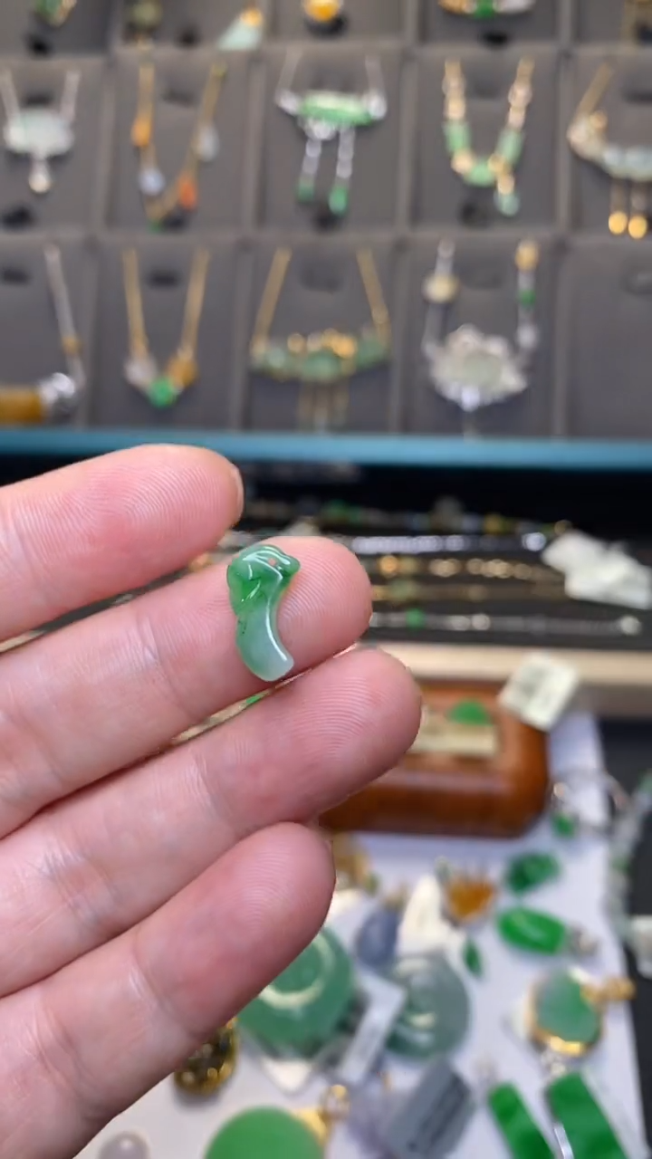 颈饰未镶嵌翡翠净货36244