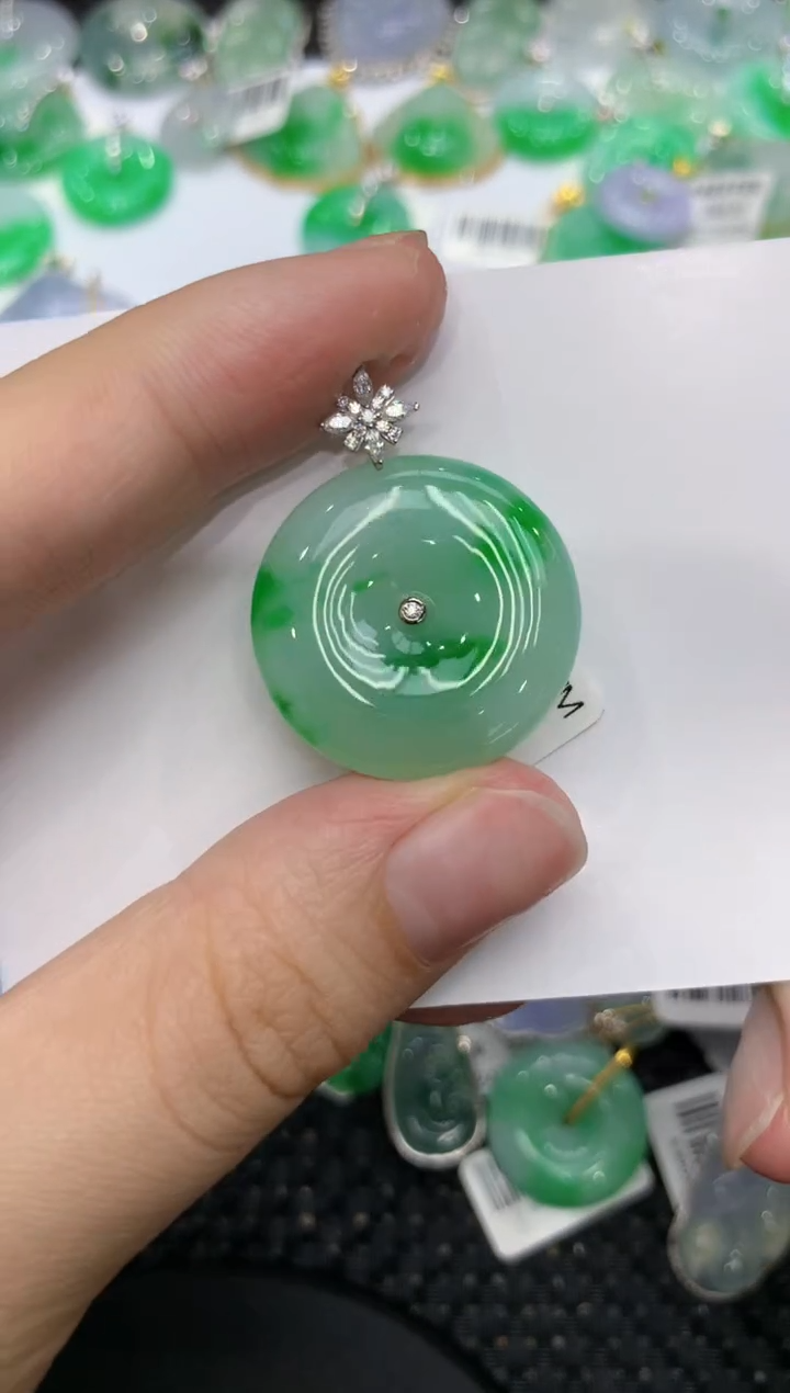 【闪购商品】翡翠颈饰18K金镶嵌11111111111