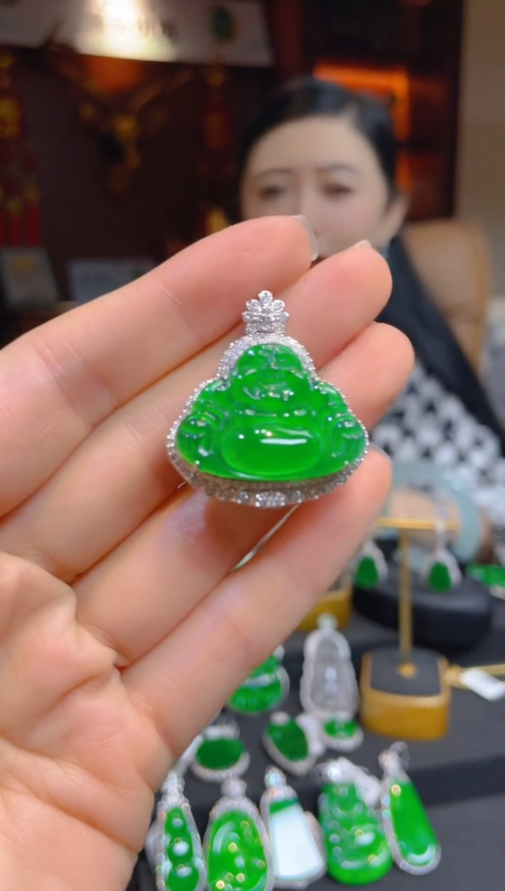 【闪购商品】翡翠颈饰18K金镶嵌119123天然A货翡翠佛公吊坠
