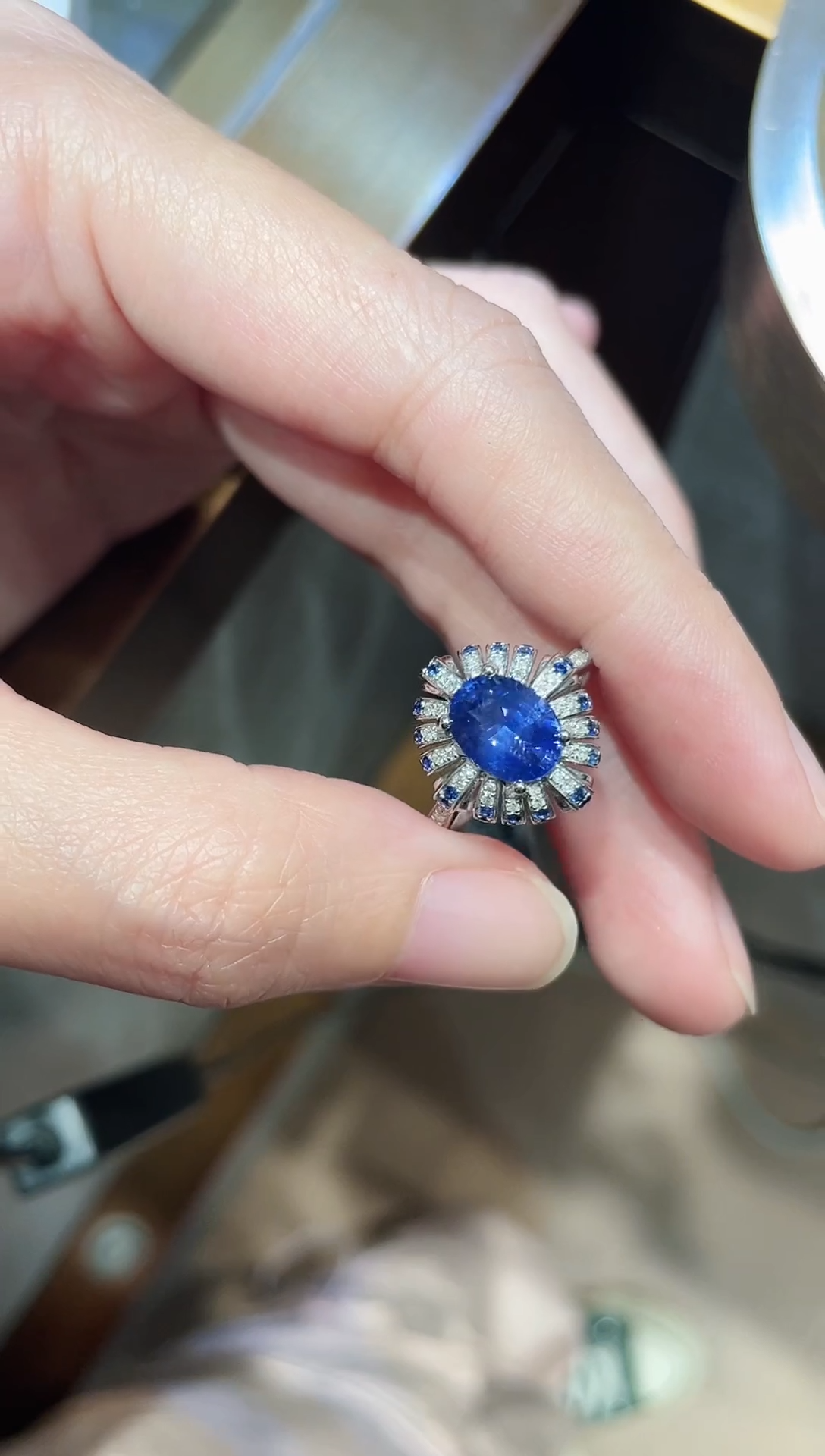 【闪购商品】蓝宝石戒指18K金镶嵌2.15ct