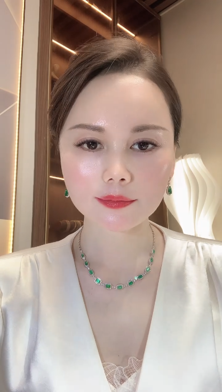 【闪购商品】祖母绿套链18K金镶嵌C17