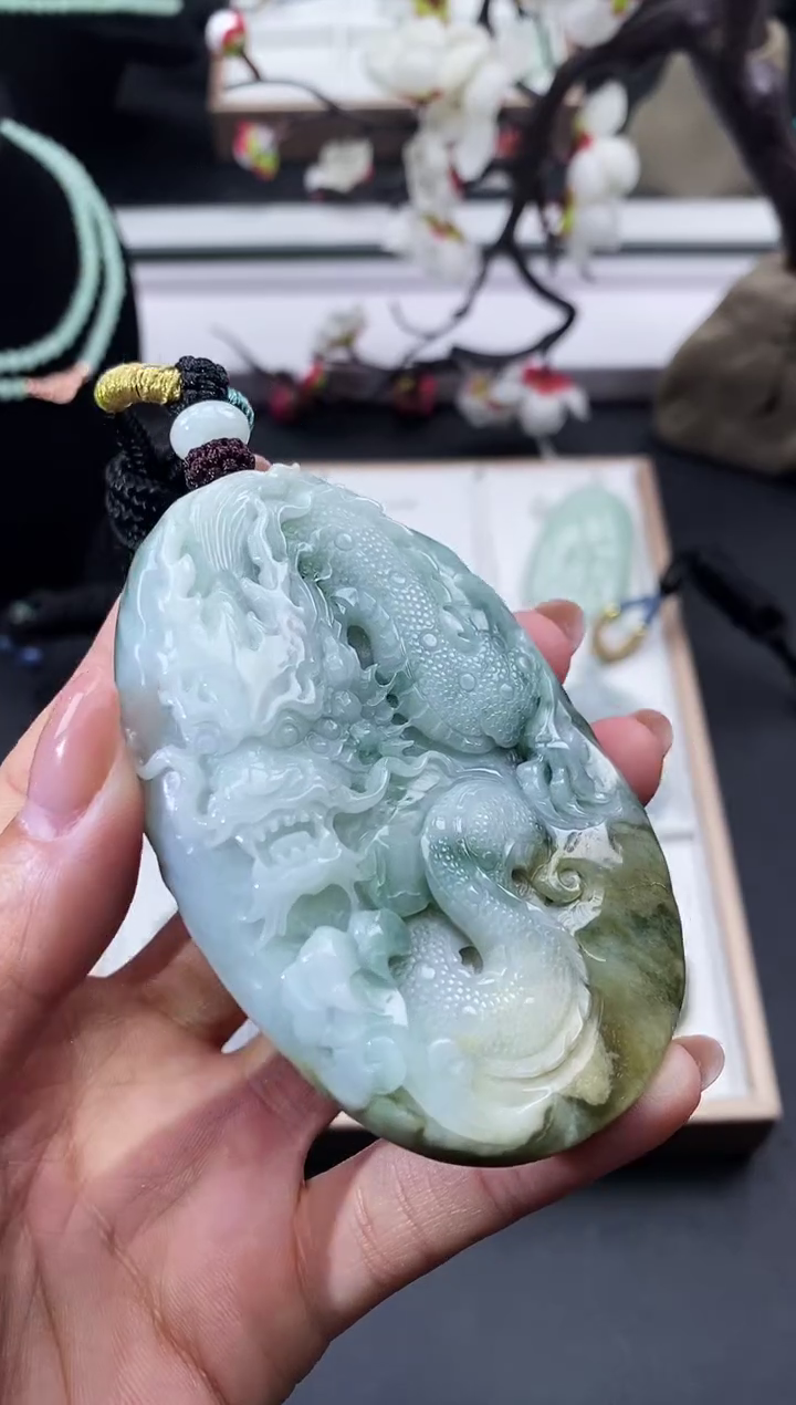 翡翠未镶嵌颈饰天然缅甸A货翡翠