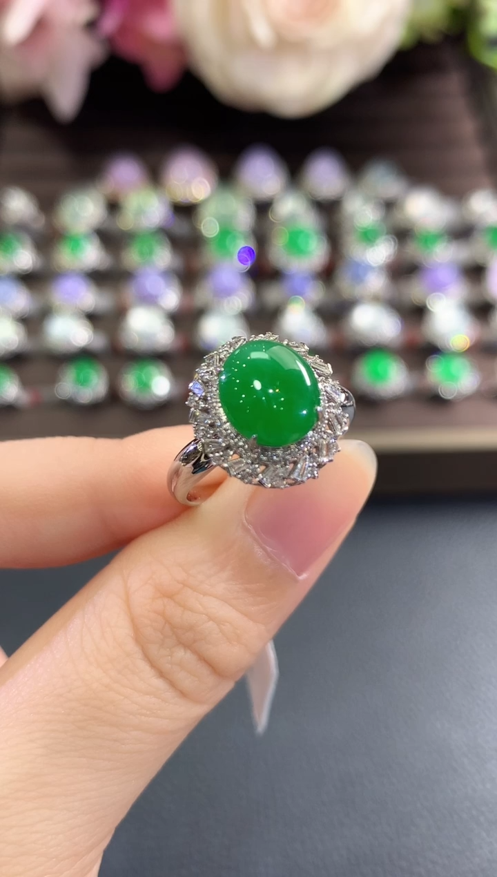 18K金镶嵌戒指翡翠b129    