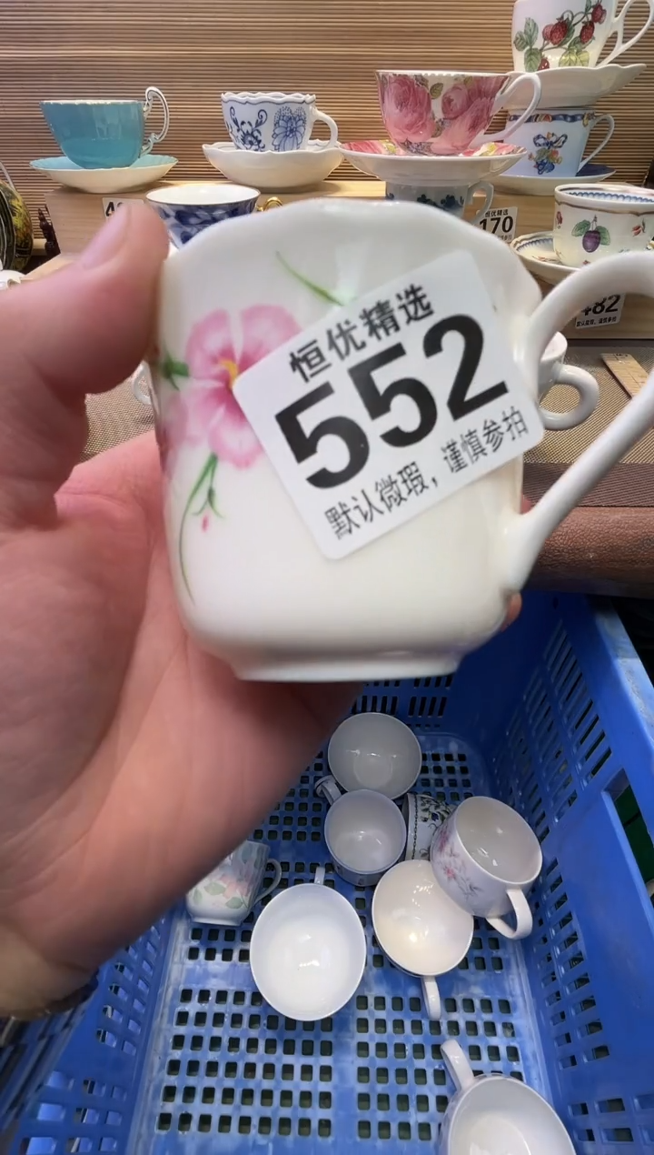 瓷片小*子陶瓷瓷器瓷器瓷器瓷器