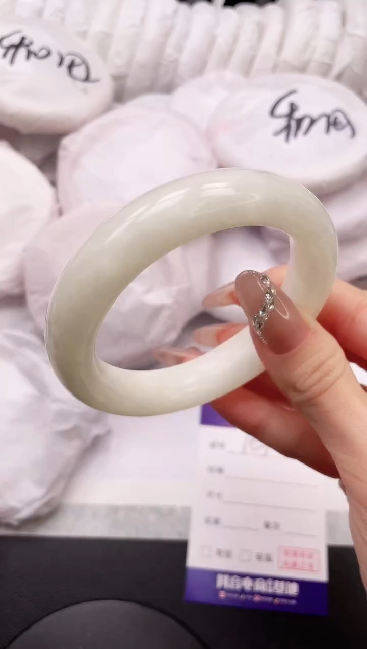 【闪购商品】和田玉手镯未镶嵌23K103-58