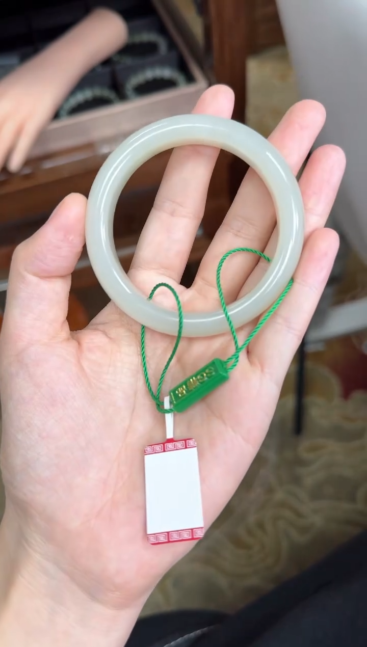 未镶嵌手镯和田玉56