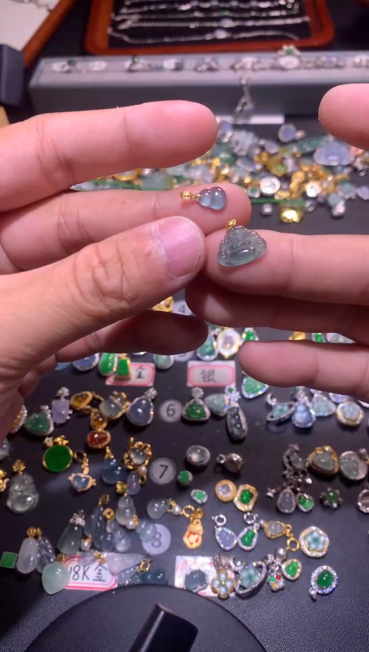 翡翠18K金镶嵌吊坠(不含链)1