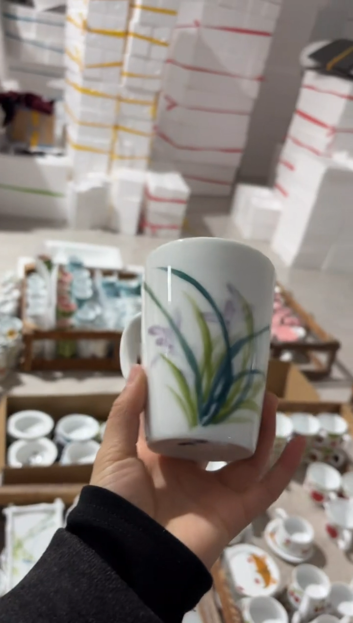 景德镇手绘釉中彩（食品级）圆口杯