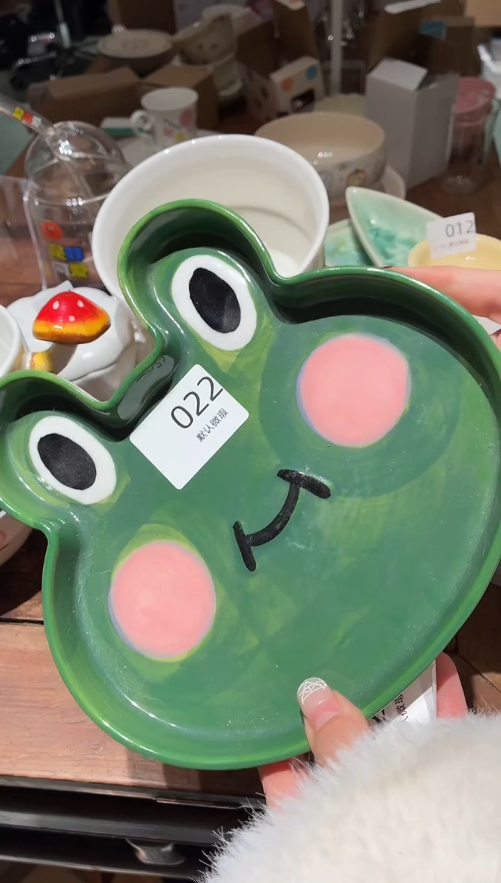 瓷022 青蛙 盘子 瑕疵