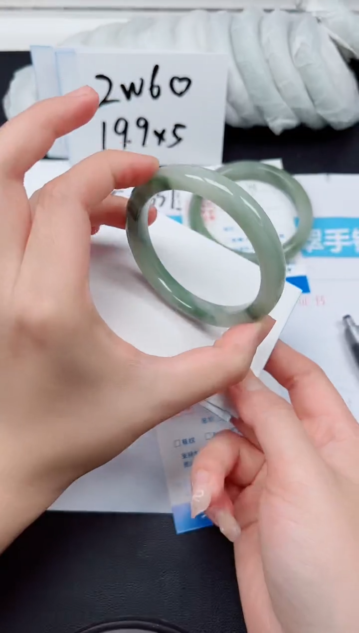 【闪购商品】石英质玉手镯未镶嵌G145-56.1