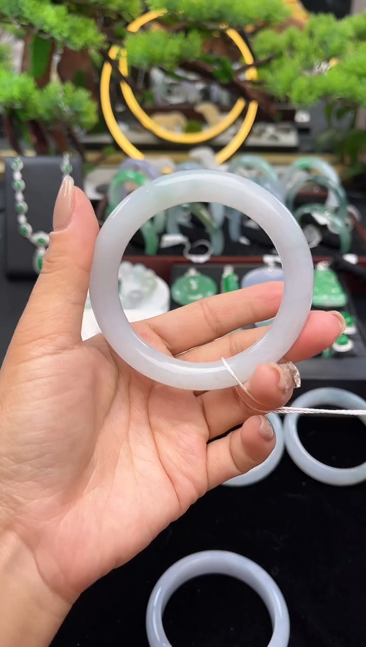 未镶嵌手镯翡翠手镯