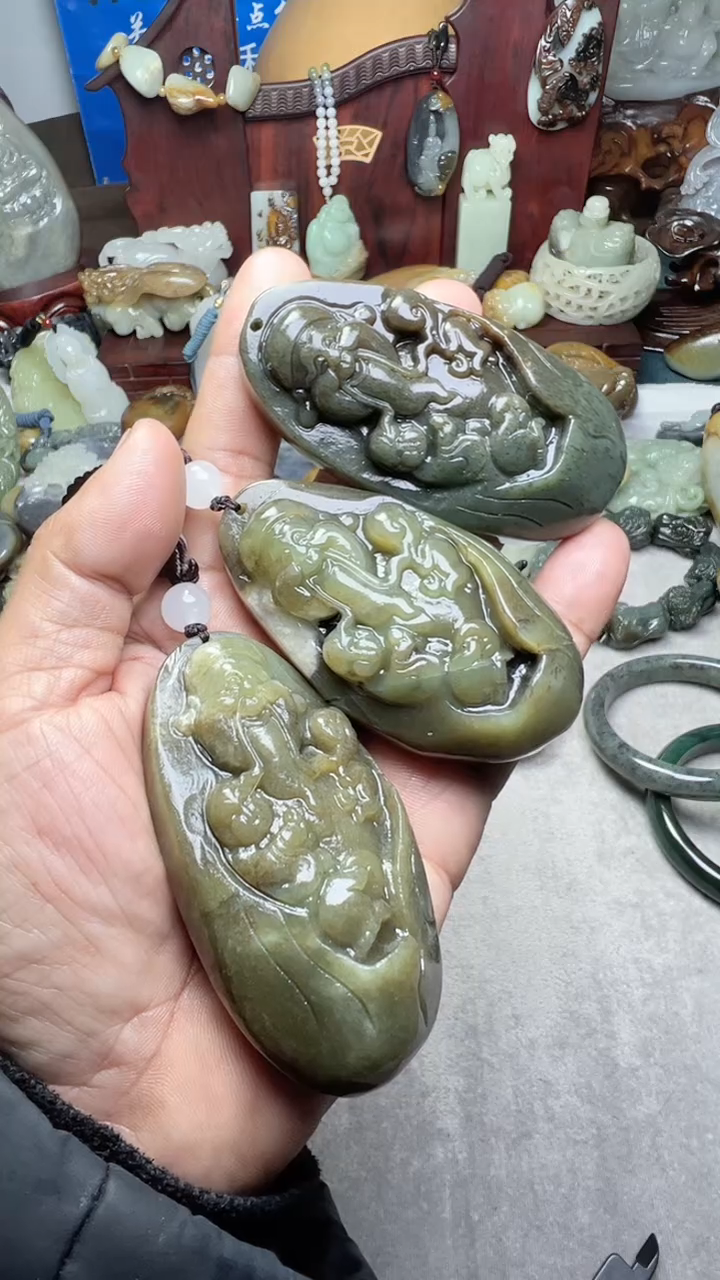 【闪购商品】和田玉把件未镶嵌3有裂 